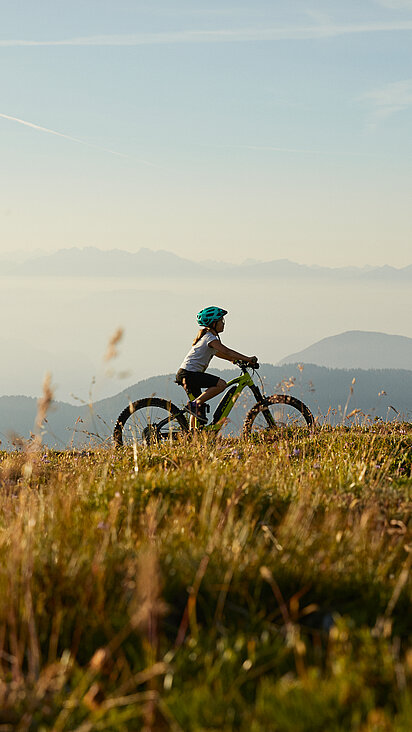 WHEN THE MOUNTAIN IS CALLING:[BR]NATURE & SPORTS